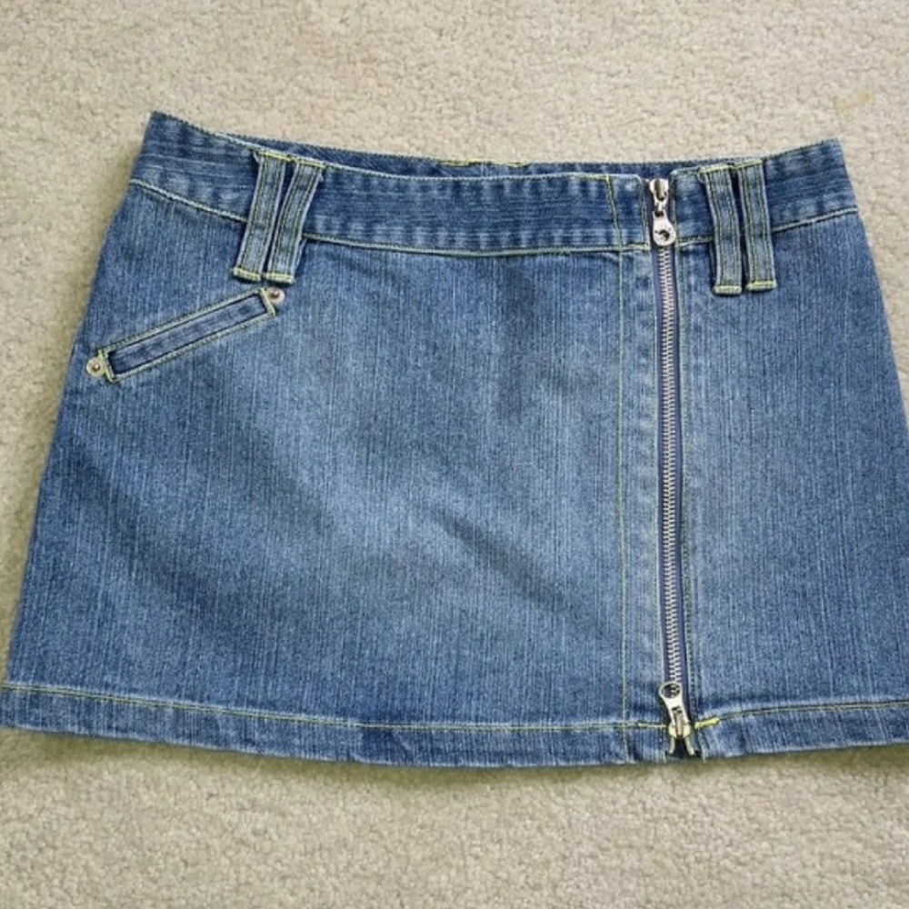 zip front skirt